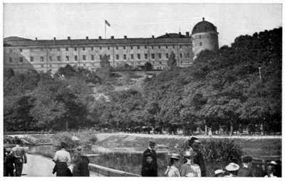 THE FAMOUS XVI. CENTURY CASTLE AT UPSALA, SWEDEN. THE FAMOUS XVI. CENTURY CASTLE AT UPSALA, SWEDEN.