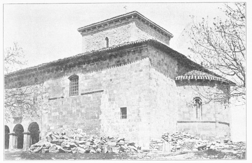 Lámina 17. ARMENTIA Vista exterior de la basílica. Lámina 17. ARMENTIA Vista exterior de la basílica.