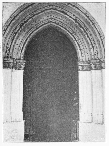 Lámina 43. AÑÚA Puerta de la iglesia. (Fot. L. E.) Lámina 43. AÑÚA Puerta de la iglesia. (Fot. L. E.)