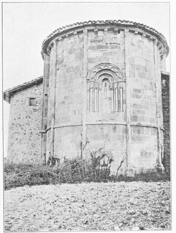 Lámina 45. ARGANDOÑA Ábside. (Fot. L. E.) Lámina 45. ARGANDOÑA Ábside. (Fot. L. E.)