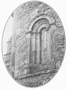 NANCLARES DE LA OCA Ventana de la parroquia de la Asunción. (Fot. L. E.) NANCLARES DE LA OCA Ventana de la parroquia de la Asunción. (Fot. L. E.)